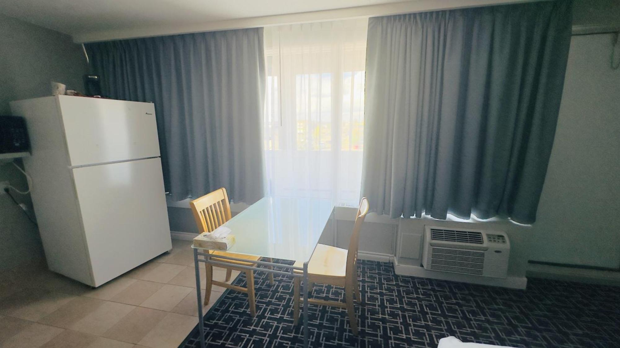 מלון Baymont By Wyndham אדסון מראה חיצוני תמונה